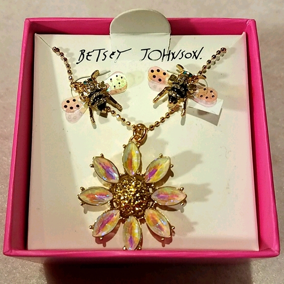 NWT Betsey Johnson Flower & Bees Ensemble - Picture 2 of 4